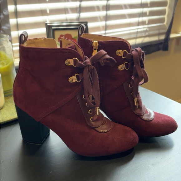 M & L Boots - Picture 2 of 4